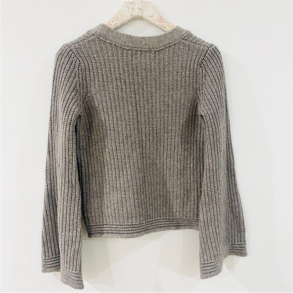 Intermix wool and cashmere V-neck sweater with flare sleeves EUC - Picture 3 of 6